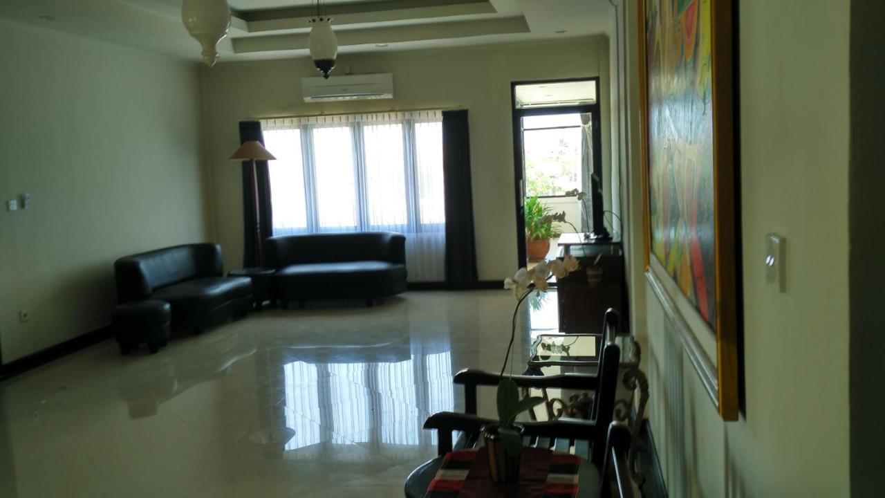 Maxi Hotel Kedonganan Jimbaran Exterior foto