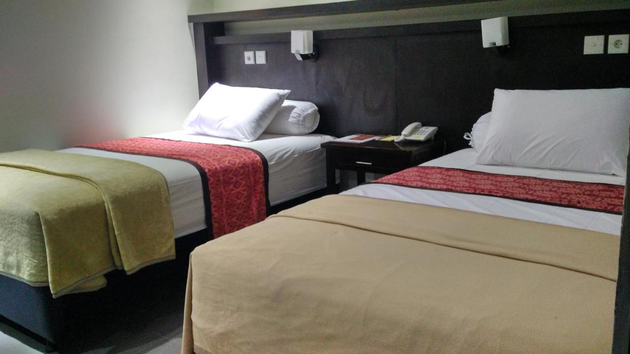 Maxi Hotel Kedonganan Jimbaran Exterior foto